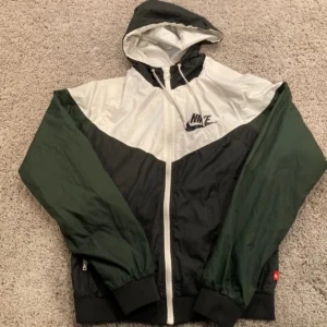 Nike Windrunner Hooded Jacket Black White Green Lightweight